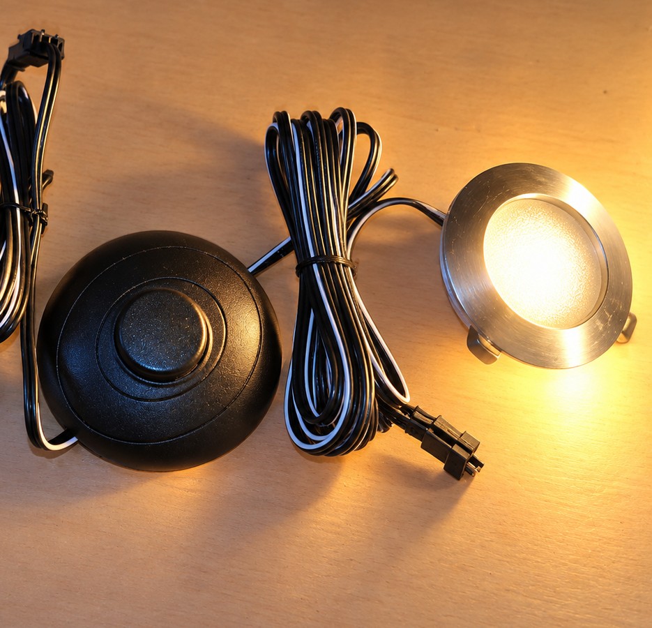 LED spot light with footswitch control